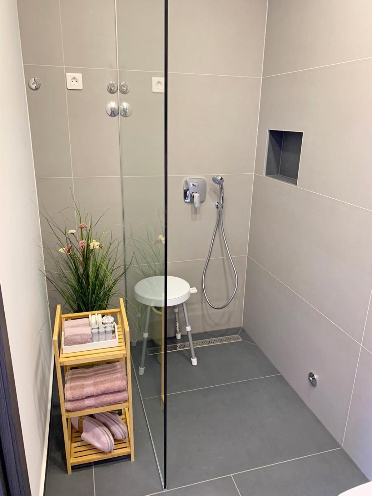 Apartment Cintya *